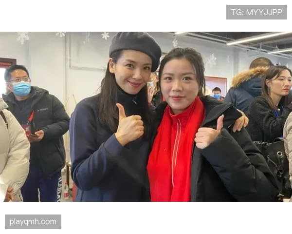 杨倩机场拎着比我三个月工资还贵的包,笑得像邻家女孩 杨倩机场拎着比我三个月工资还贵的包,笑得像邻家女孩